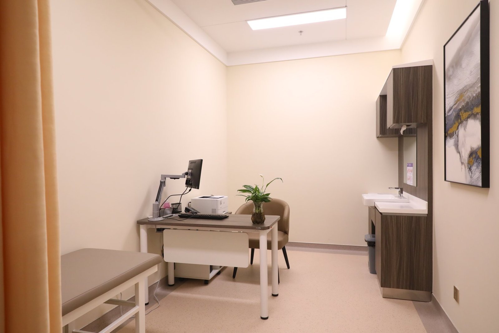 Outpatient consulting room